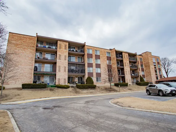 502 W Huntington Commons Rd APT 235, Mount Prospect, IL 60056