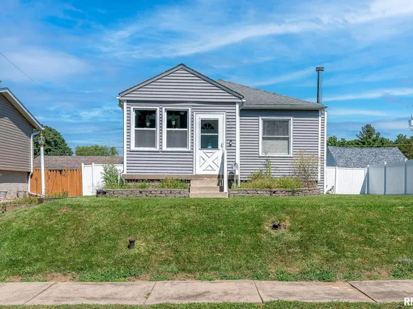 2132 W High St, Davenport, IA 52804