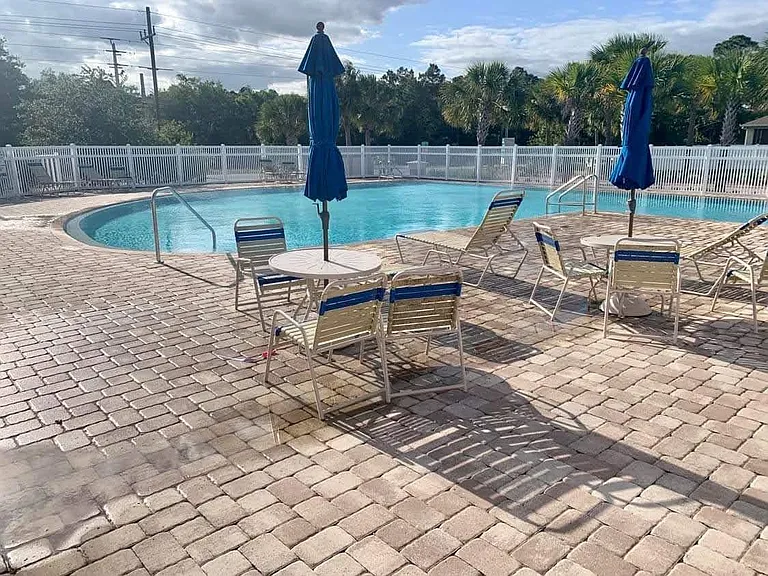 beautiful community pool not even 1/10 of a mile!
