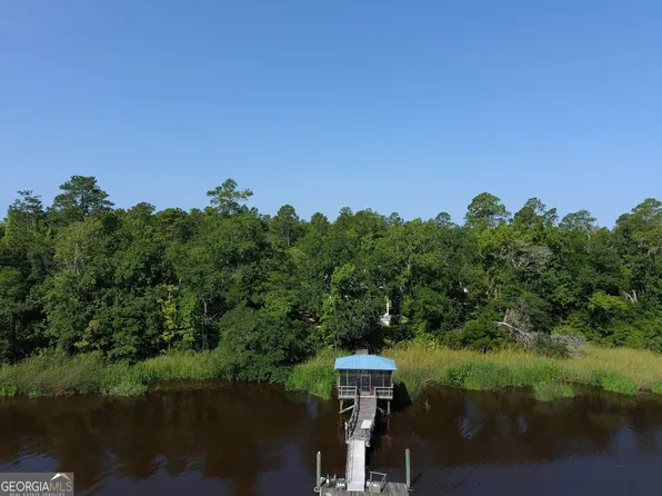 113 River Walk Dr, Woodbine, GA 31569