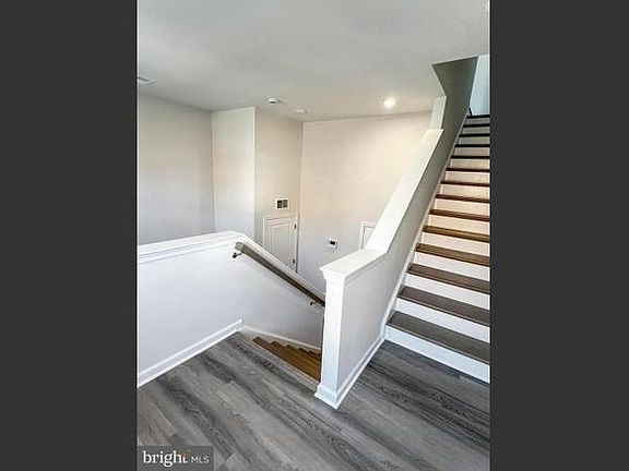 2nd image of 204 Anthem St