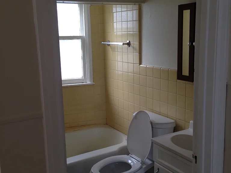 142 Lafayette Ave — Photo 6
