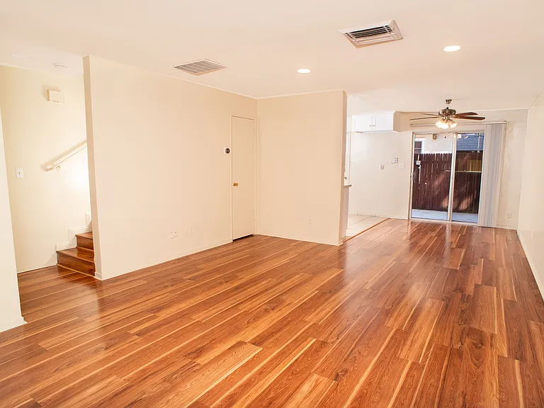 17151 Roscoe Blvd #18 — Photo 8