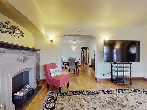 4th image of 1518 Gunderson Ave