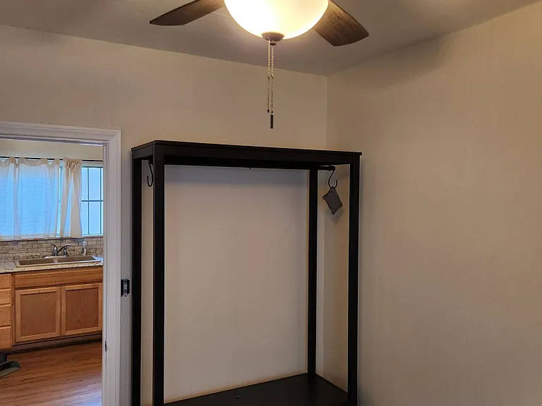 1129 S Evans St — Photo 10
