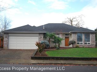 28675 SW Crestwood Dr, Wilsonville, OR 97070