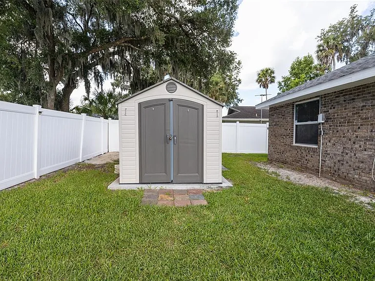 923 Sand Crest Dr — Photo 44