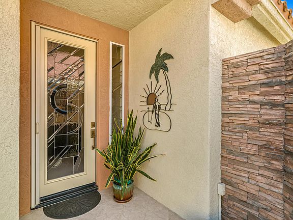 4th image of 42741 Turqueries Ave