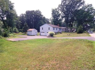 25 Sunnybrook Ln, Clinton, CT 06413