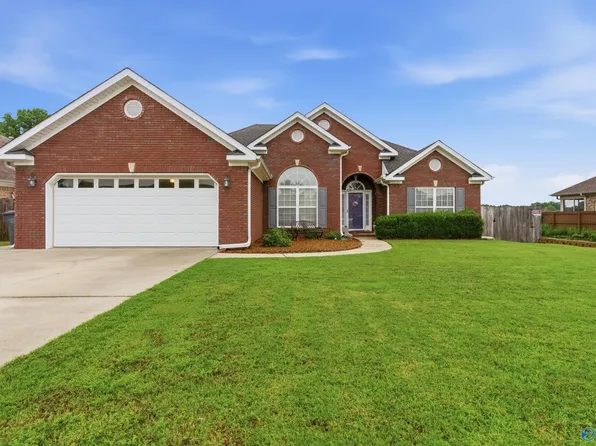1847 Red Sunset Dr, Decatur, AL 35603