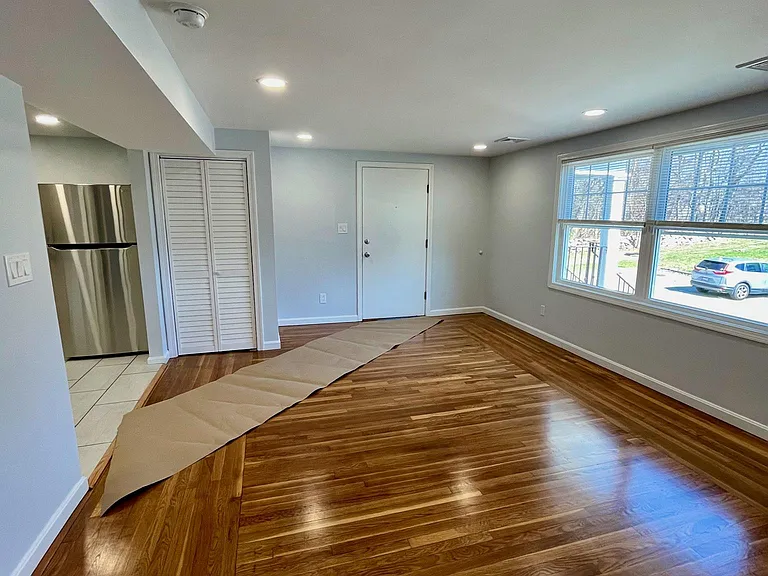 200 Bulgarmarsh Rd #7 — Photo 9