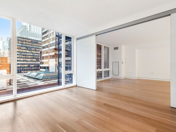 135 W 52nd St APT 14D