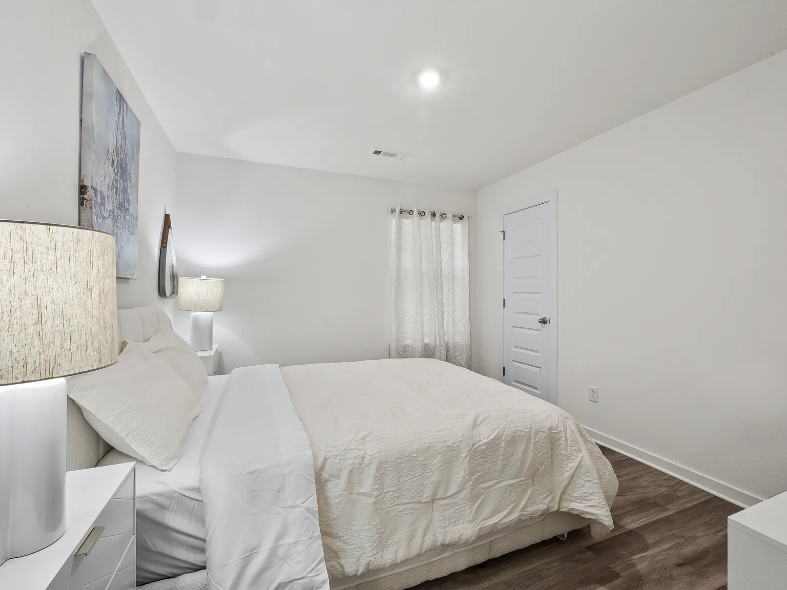 4 bed, 1859 sqft, $2,500 — Photo 1