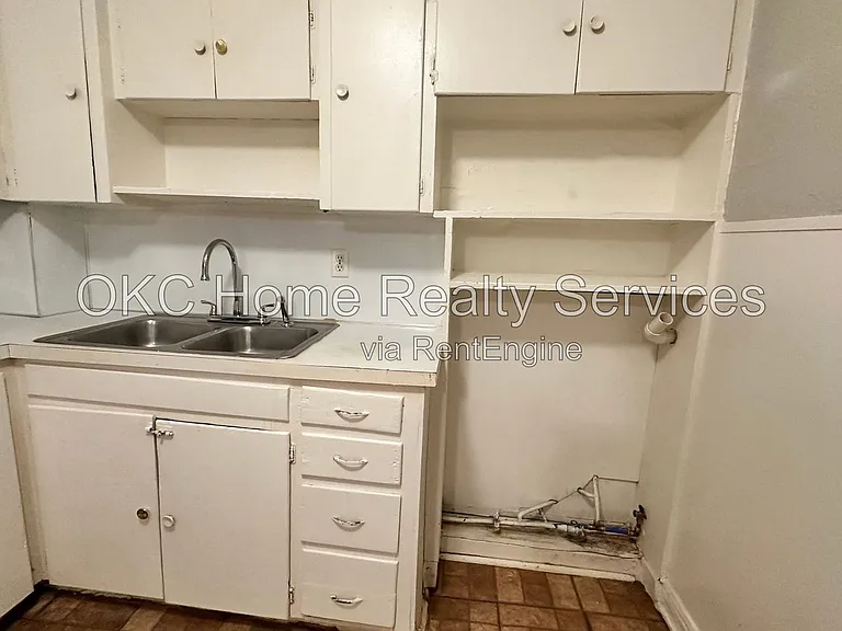 2048 NE 18th St — Photo 15