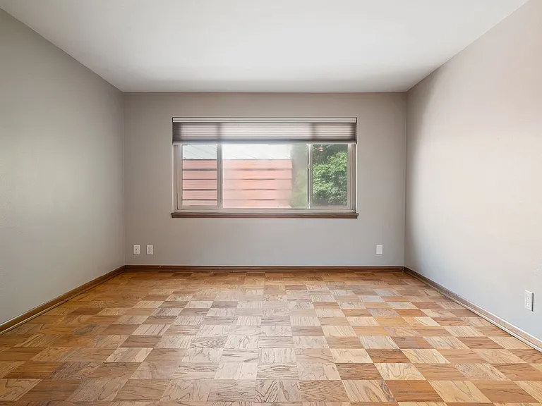 Parkdell Apartments — Photo 10
