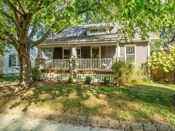 210 Leland St, Bloomington, IL 61701