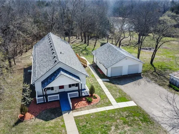 1801 Brown Ave, Osawatomie, KS 66064