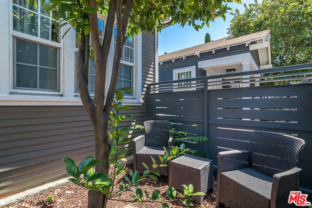 420 S Benton Way — Photo 3