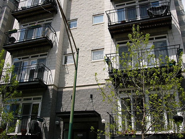 1st image of 2352 W Bloomingdale Ave APT 2E