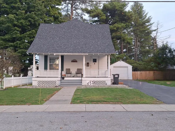 6 Foster Ave, Queensbury, NY 12804