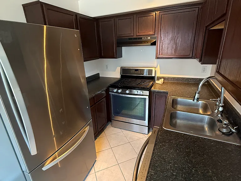 250 S Harvard Blvd #3 — Photo 7