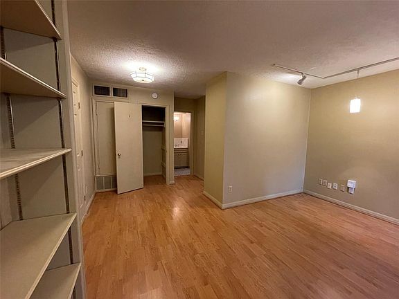 4th image of 1324 Cortlandt St APT 1