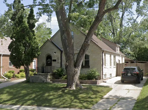 2316 South 77th STREET, West Allis, WI 53219