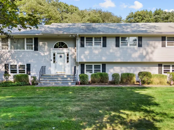 81 Thornwood Road, Stamford, CT 06903