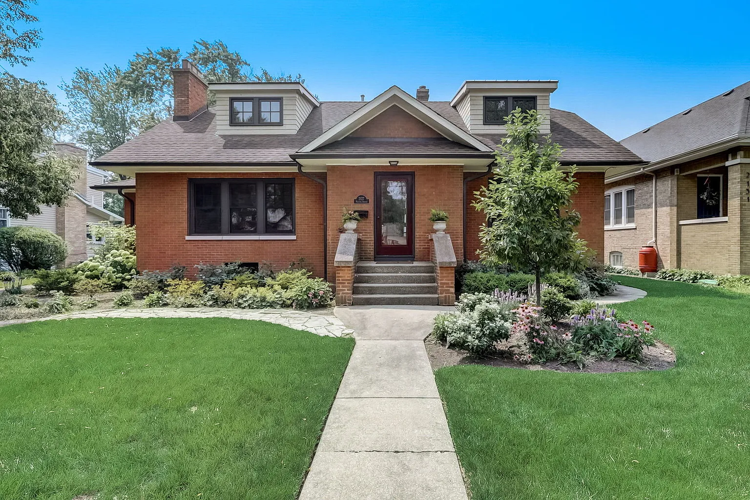 2127 Walters Ave photo 1