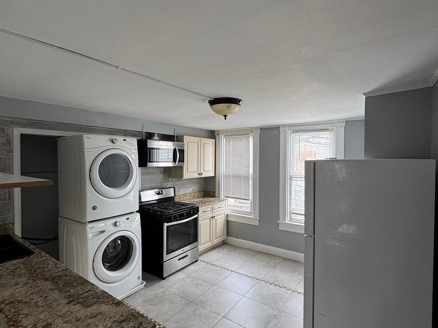2 bed, 1350 sqft, $1,300 — Photo 2