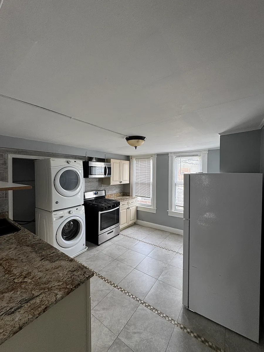 Building Photo - 436 Ilchester Ave #1