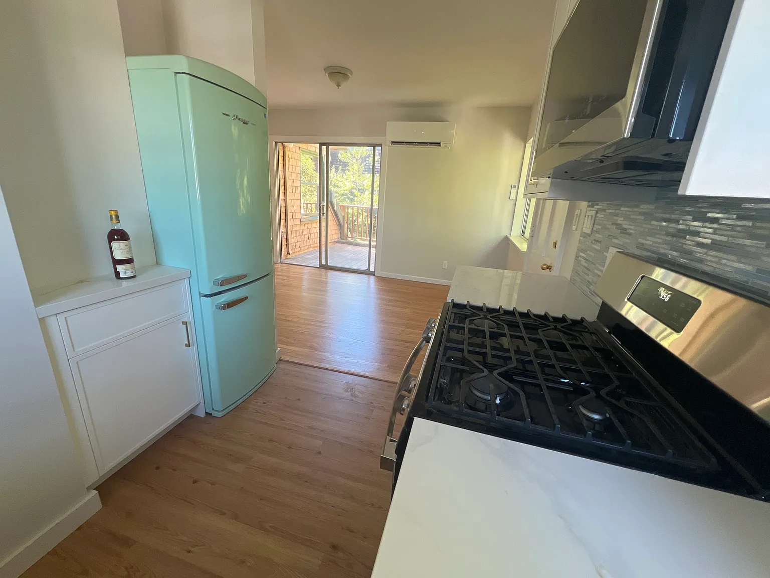 2710 Benvenue Ave — Photo 2