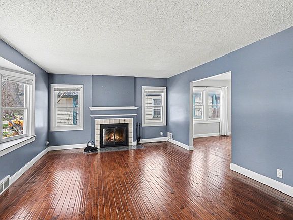 3rd image of 310 Green Ave