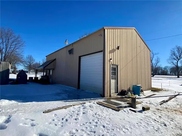 603 E Fewel Ave, Leeton, MO 64761