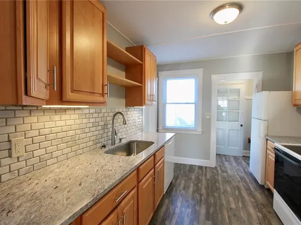 7 Norman St, Newport, RI 02840