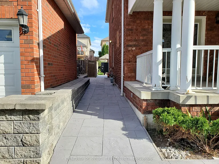 89 Woodcock Ave #BASEMENT — Photo 16