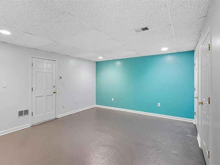 1211 Whitlock Ridge Dr — Photo 23