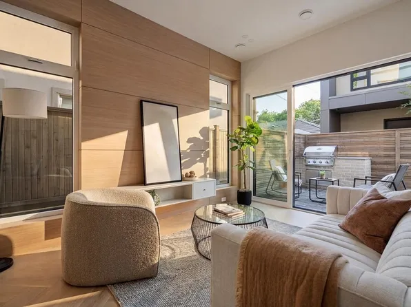 364 E 23rd Ave #2, Vancouver, BC V5V 1X5