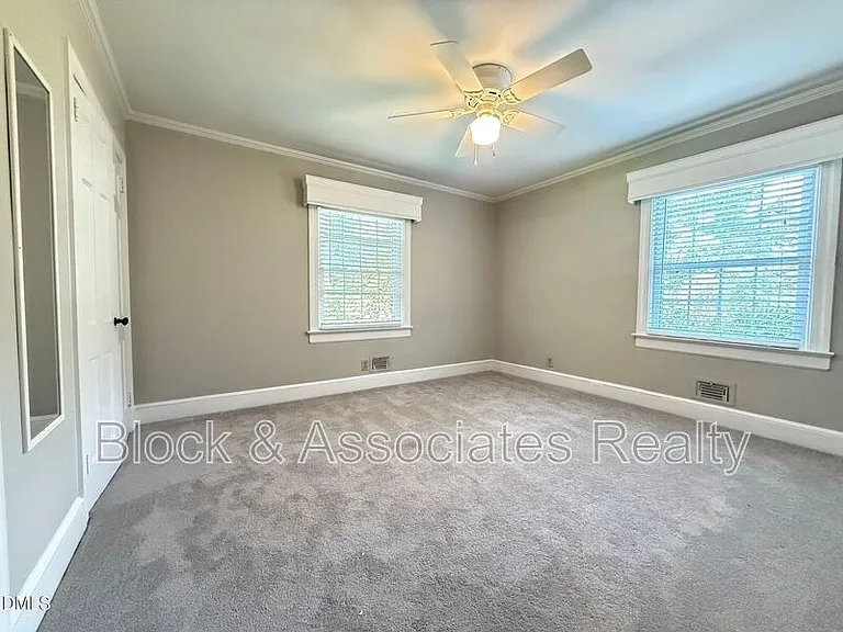 2667 Davis St — Photo 13