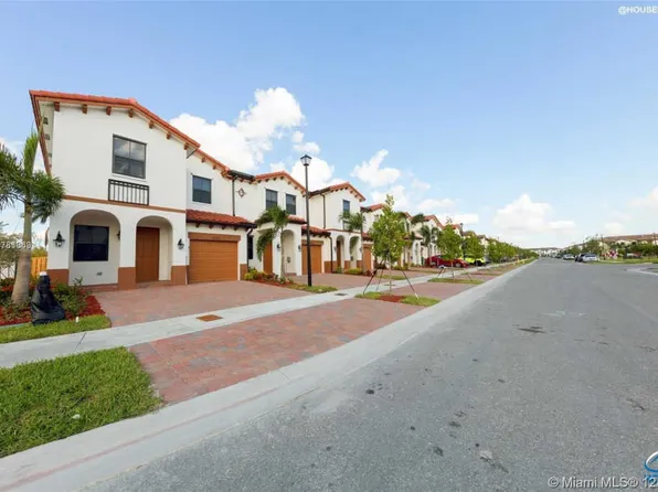 10399 NW 89th Ter, Doral, FL 33178