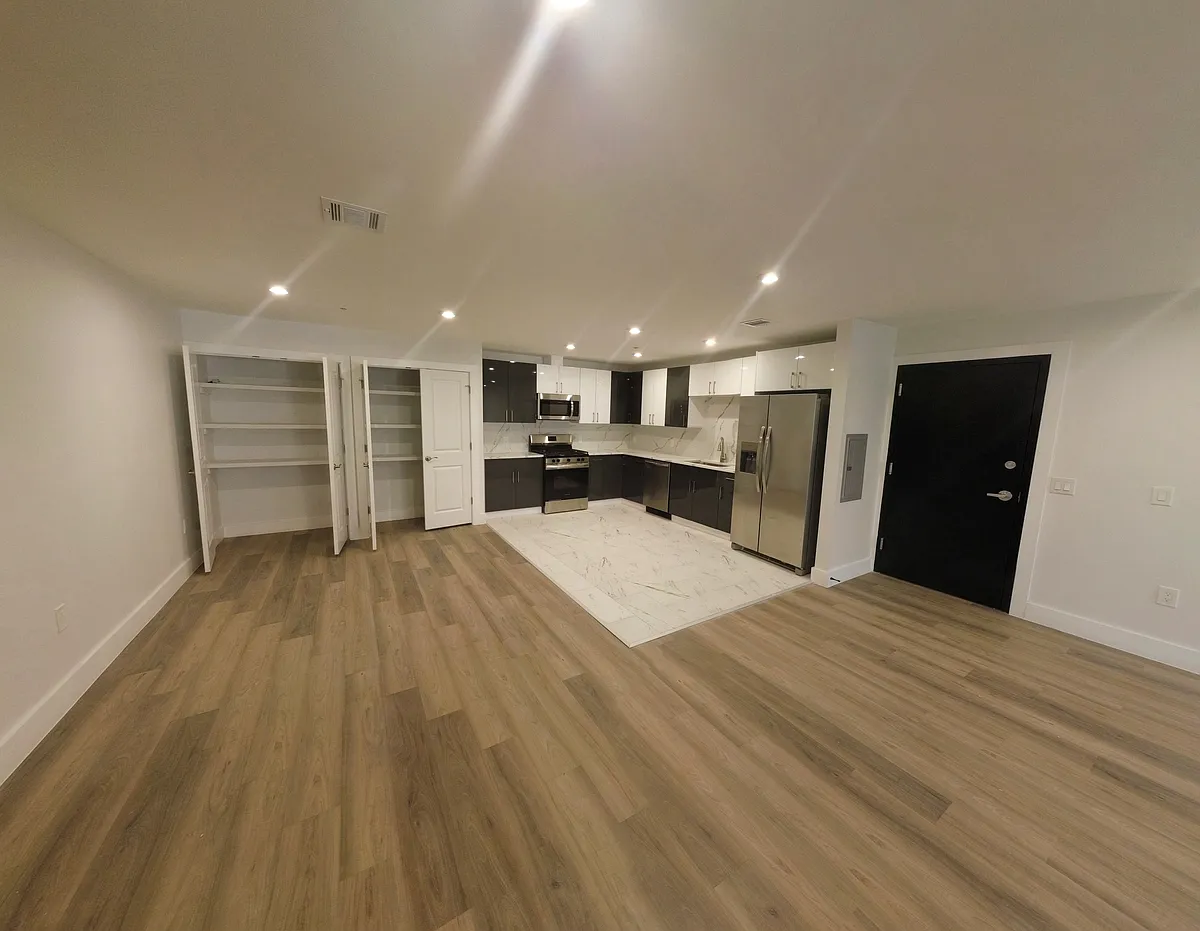 Building Photo - 182 Carroll St #307