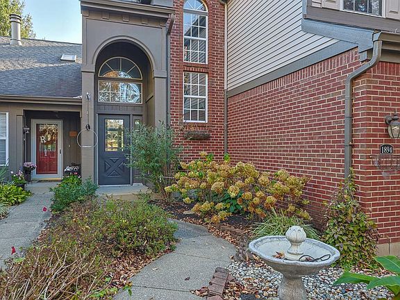 2nd image of 1894 Cliffview Ln