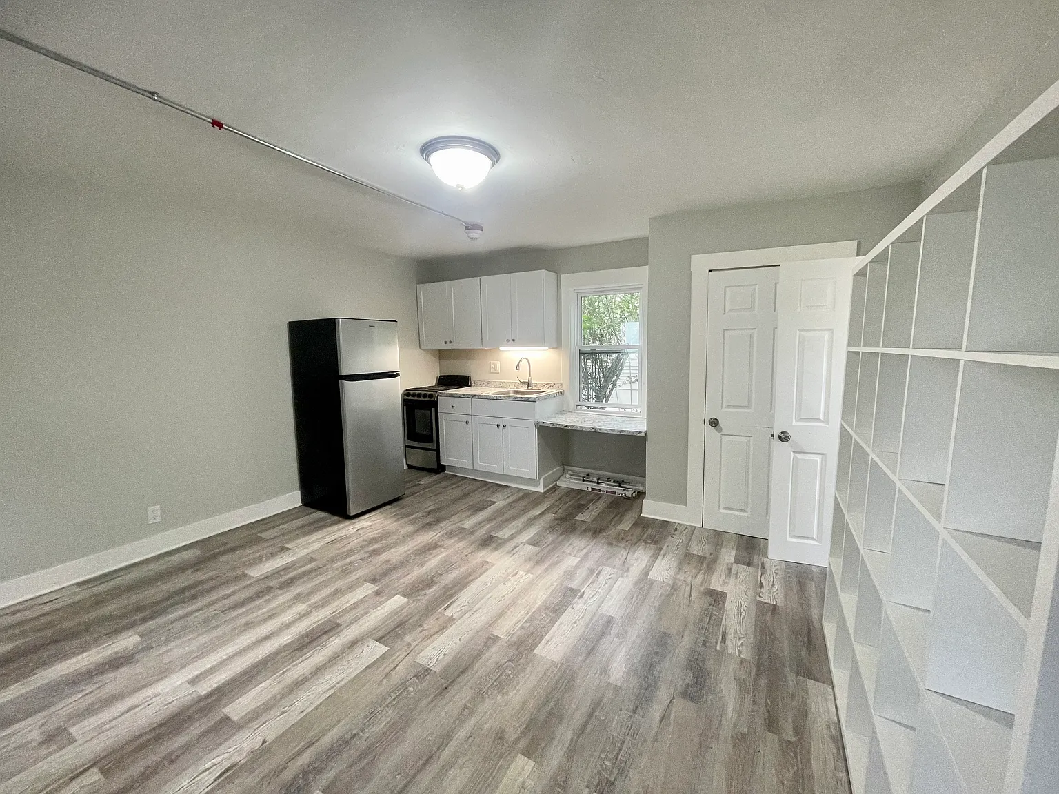 Studio, 400 sqft, $1,300 — Photo 3