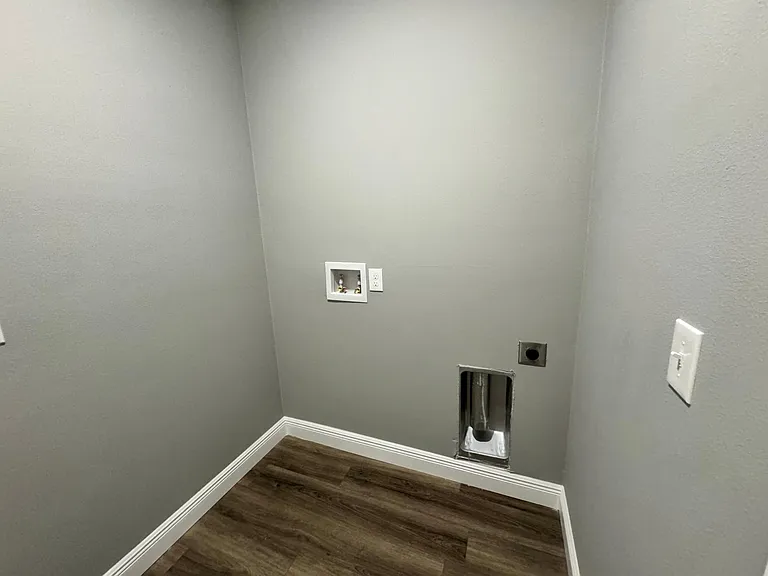 4808 W Central Ave — Photo 2