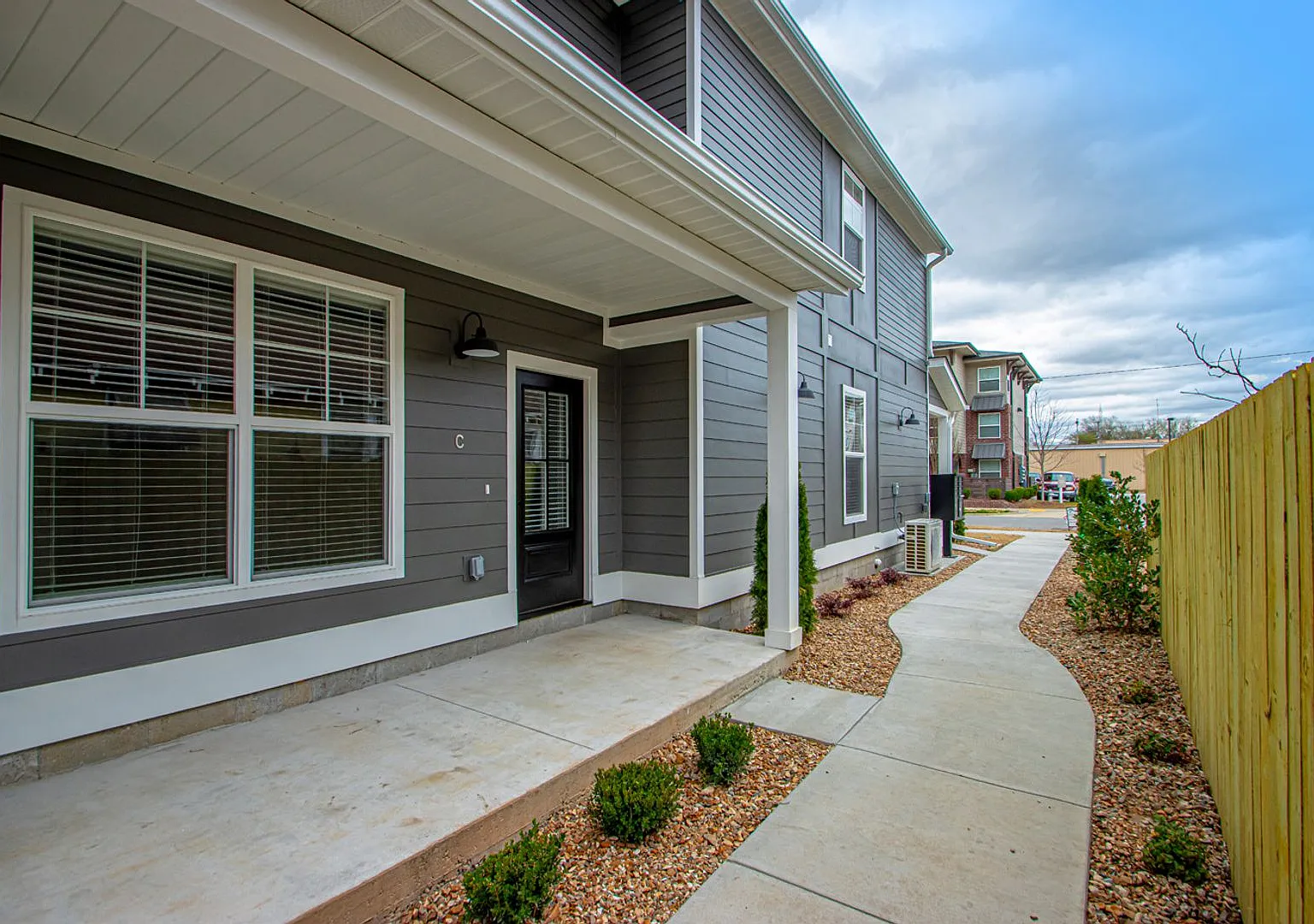 Argenta 1 Bed 1.5 Bath Luxury Energy Efficient Townhome — Photo 4