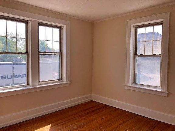 2nd image of 382 Bloomfield Ave APT 302