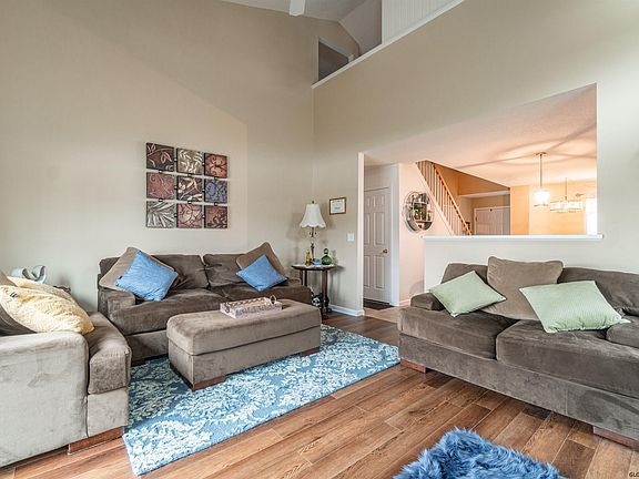5th image of 17A Pointe West Dr #A