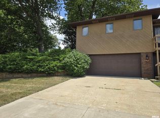 301 4th St UNIT 4, Fulton, IL 61252