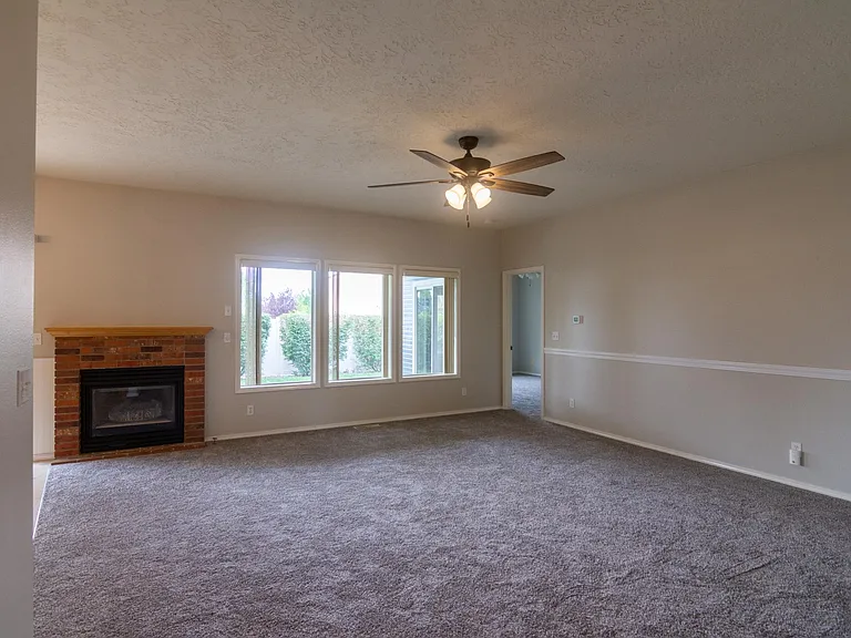 4647 N Tumbleweed Pl — Photo 3