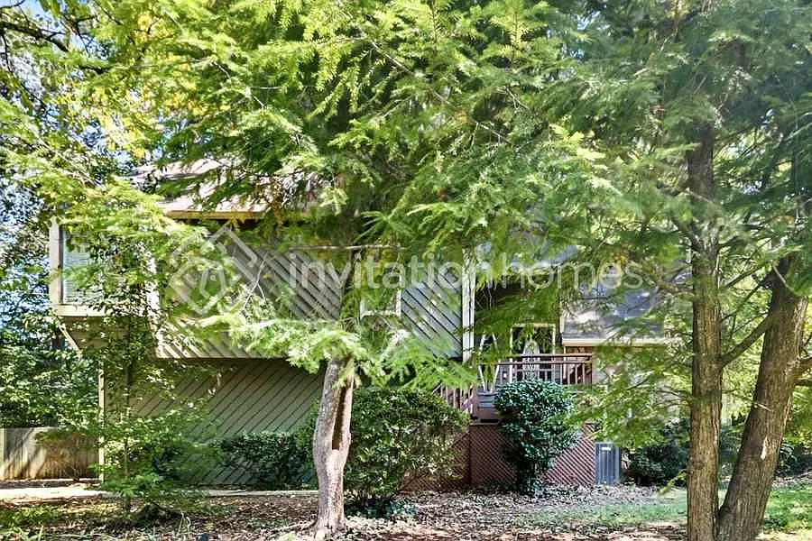 4162 Jody Ct NE Marietta, GA 30066 — Photo 1